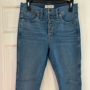 10 in High rise, skinny, Madewell, button-fly jeans size 28P. Like new.